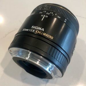 SIGMA 50MM F/2.8 EX DG MACRO AUTOFOCUS LENS